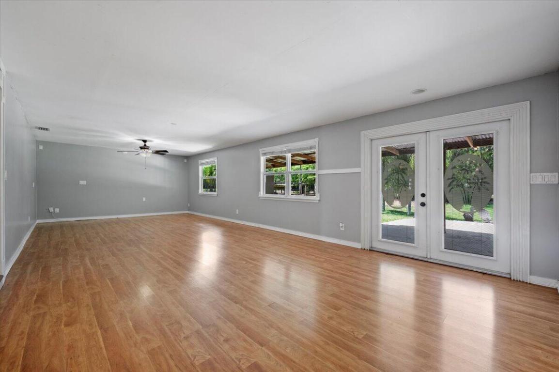 11819 Tangerine Boulevard