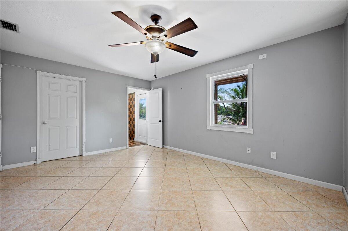 11819 Tangerine Boulevard