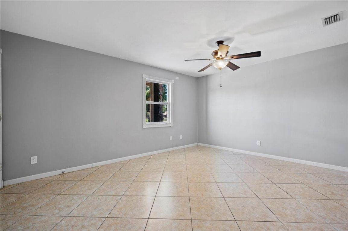 11819 Tangerine Boulevard