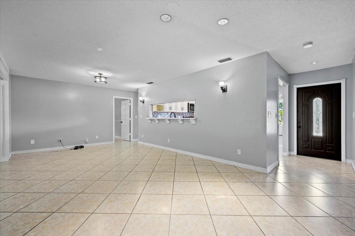 11819 Tangerine Boulevard