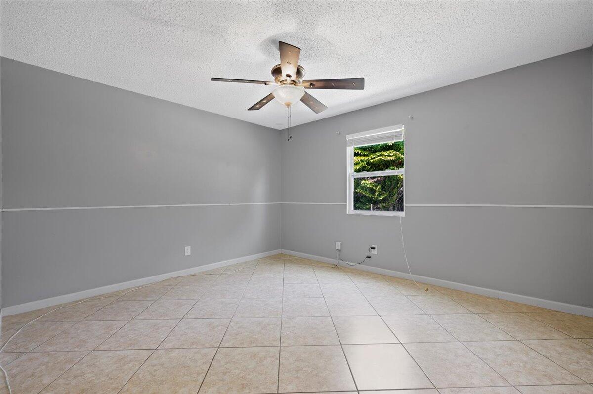 11819 Tangerine Boulevard