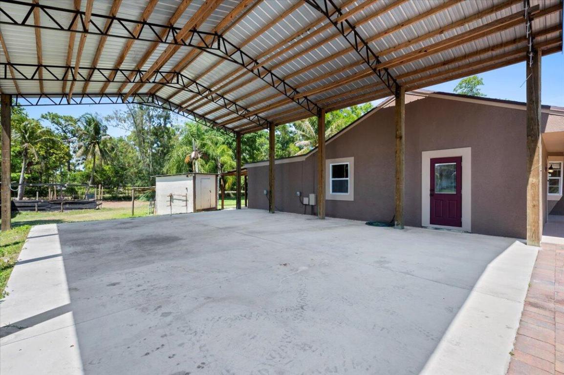 11819 Tangerine Boulevard