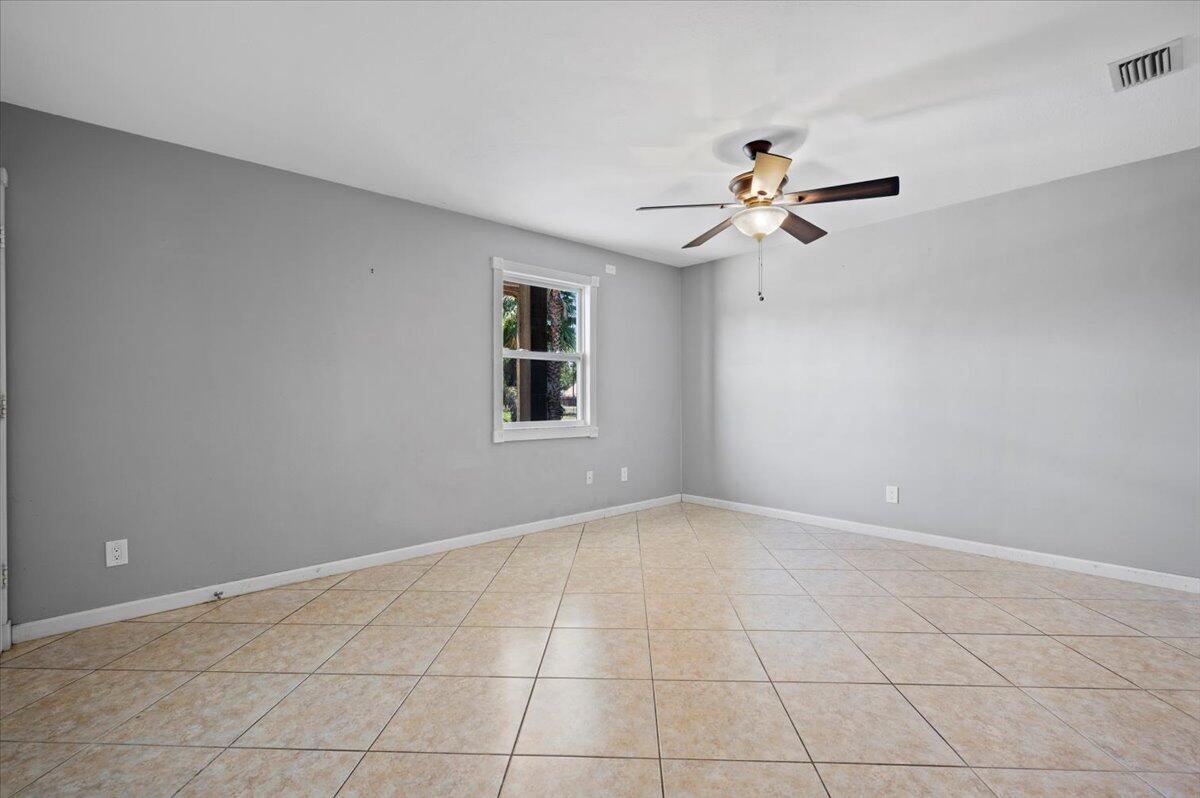 11819 Tangerine Boulevard