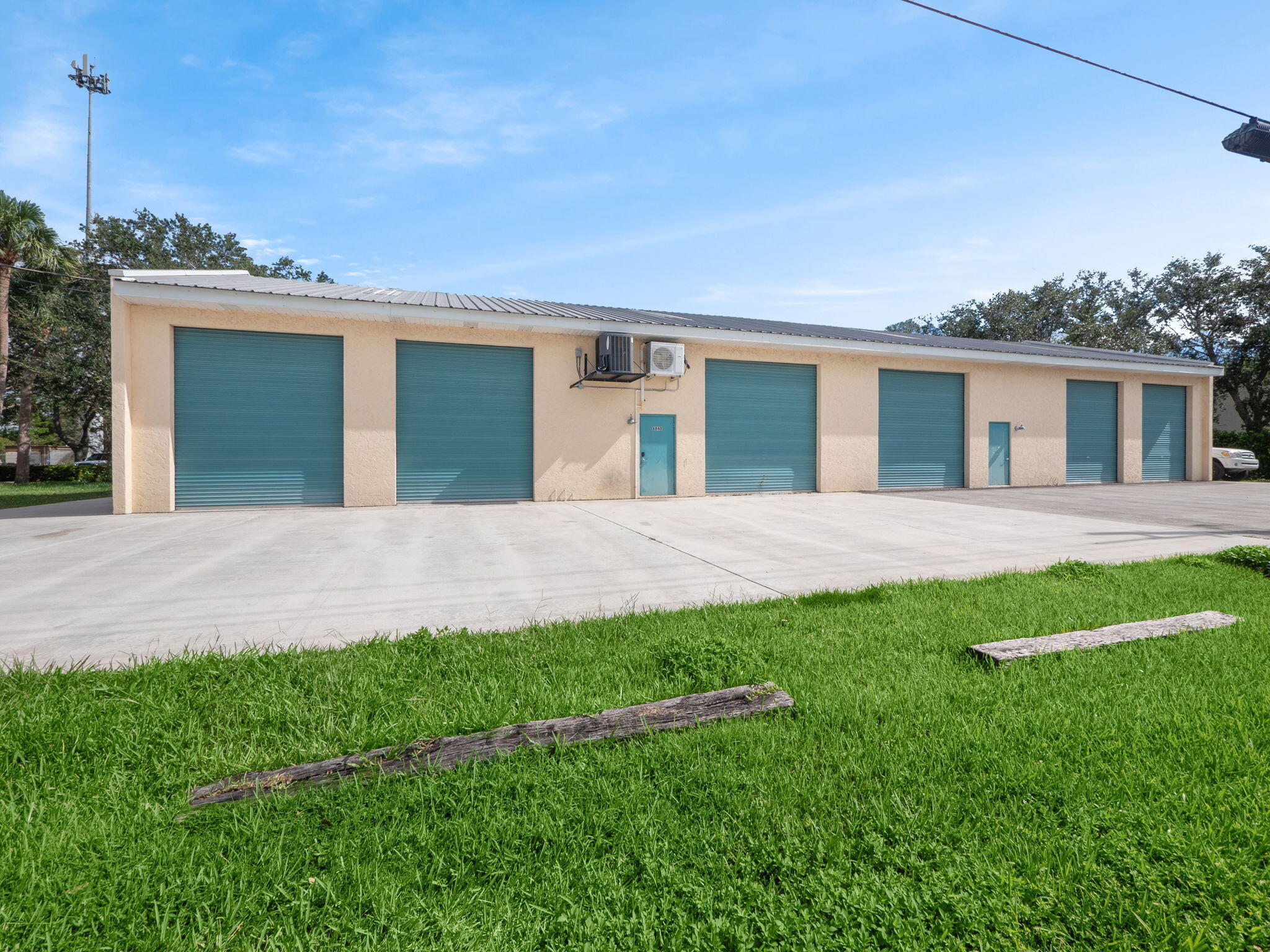 8836 SE Robwyn Street