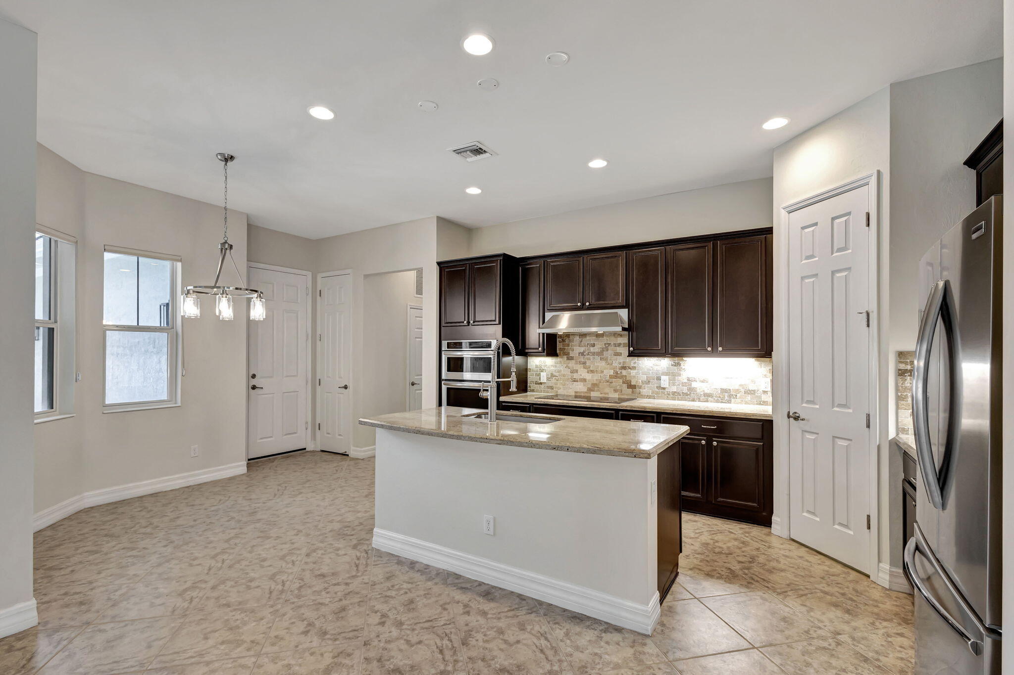 2710 W Mallory Boulevard