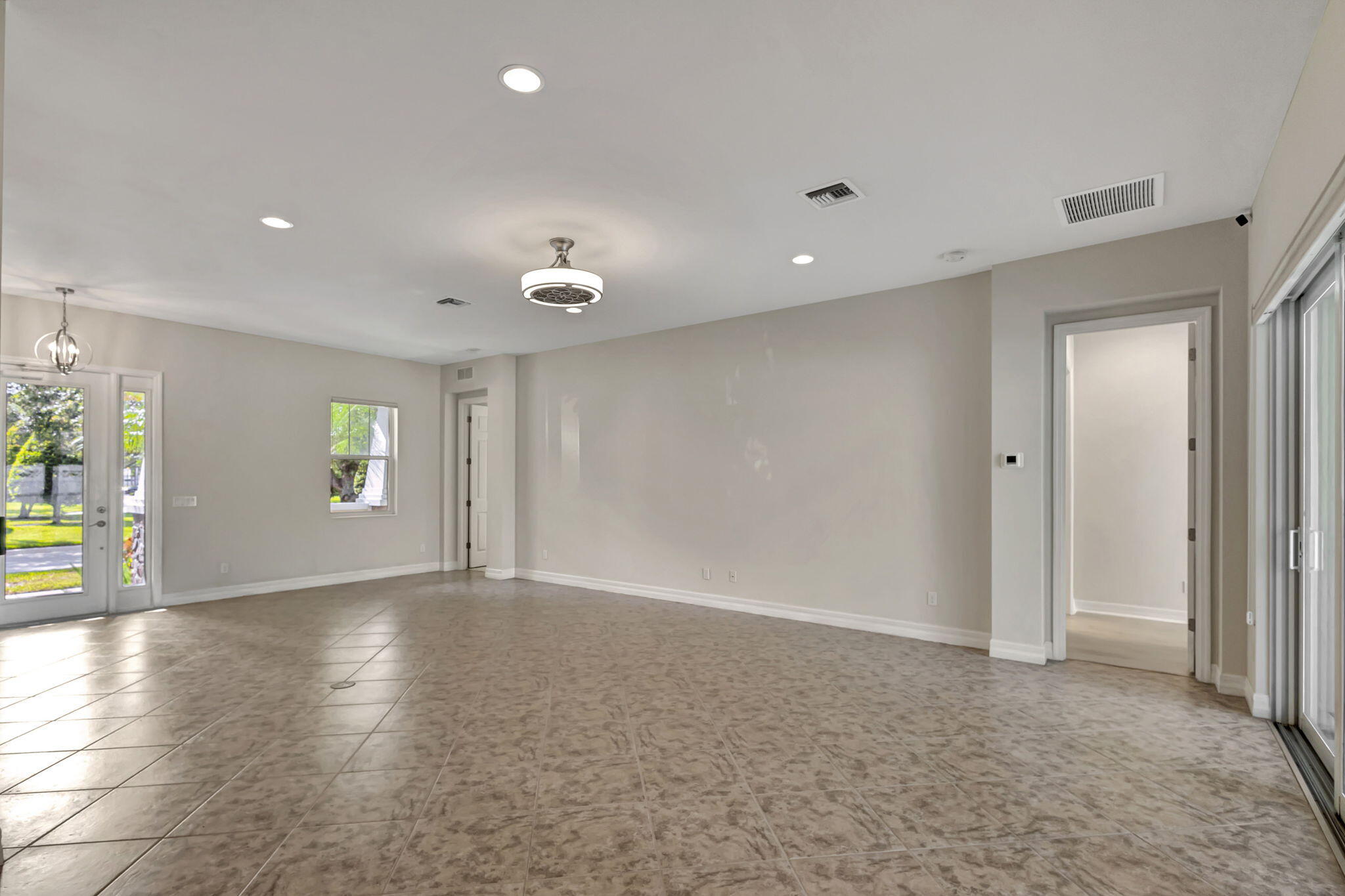 2710 W Mallory Boulevard