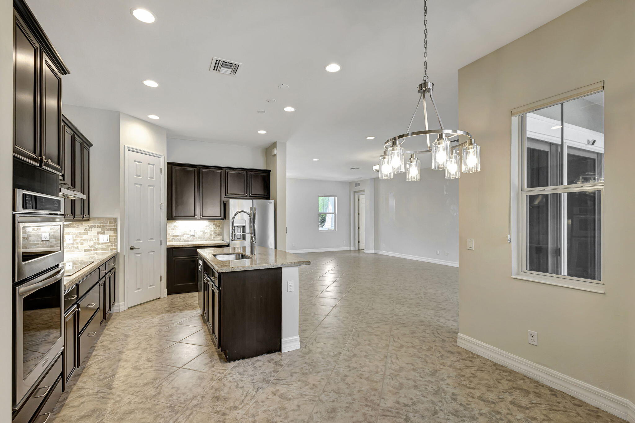 2710 W Mallory Boulevard