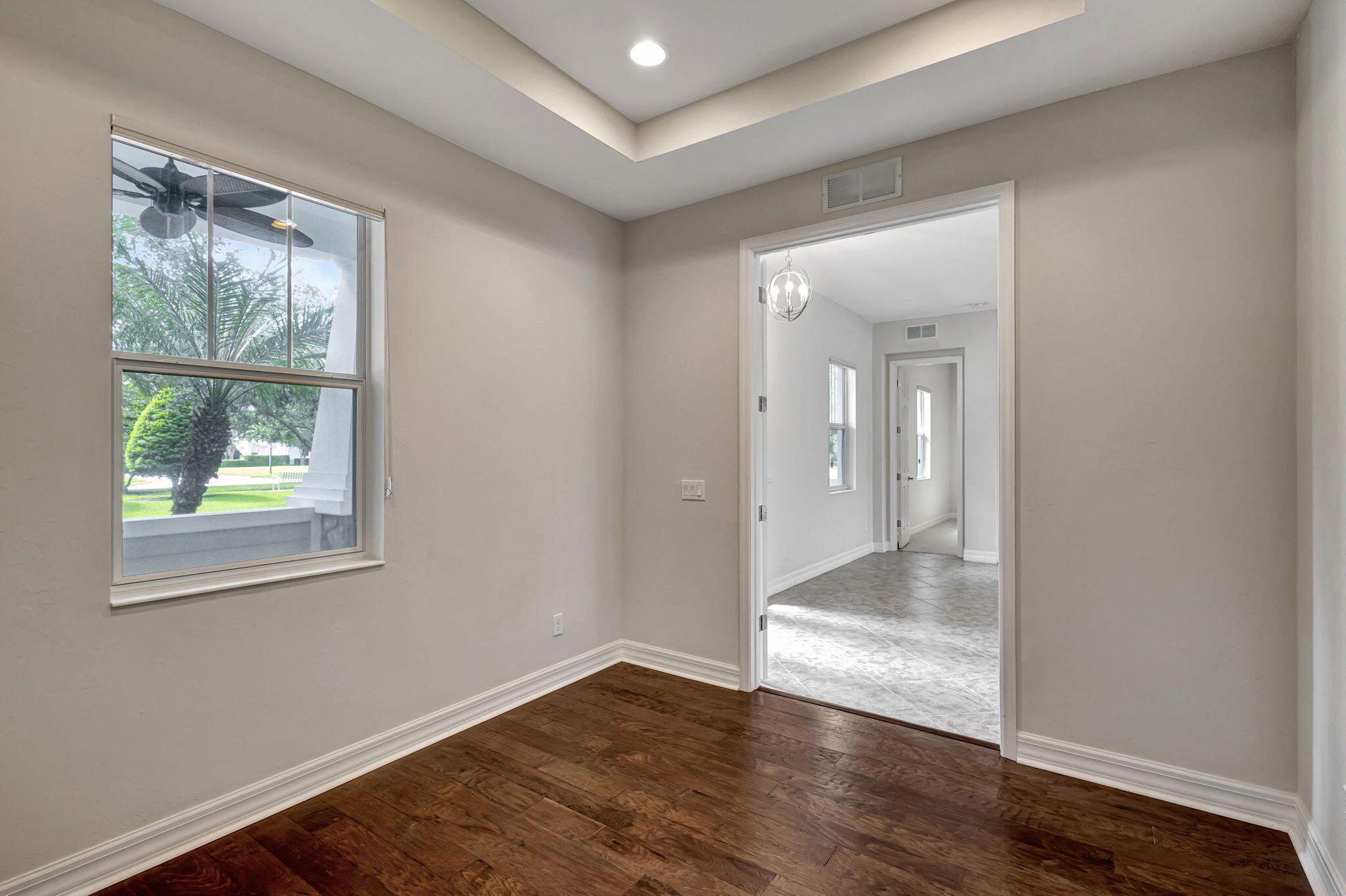 2710 W Mallory Boulevard