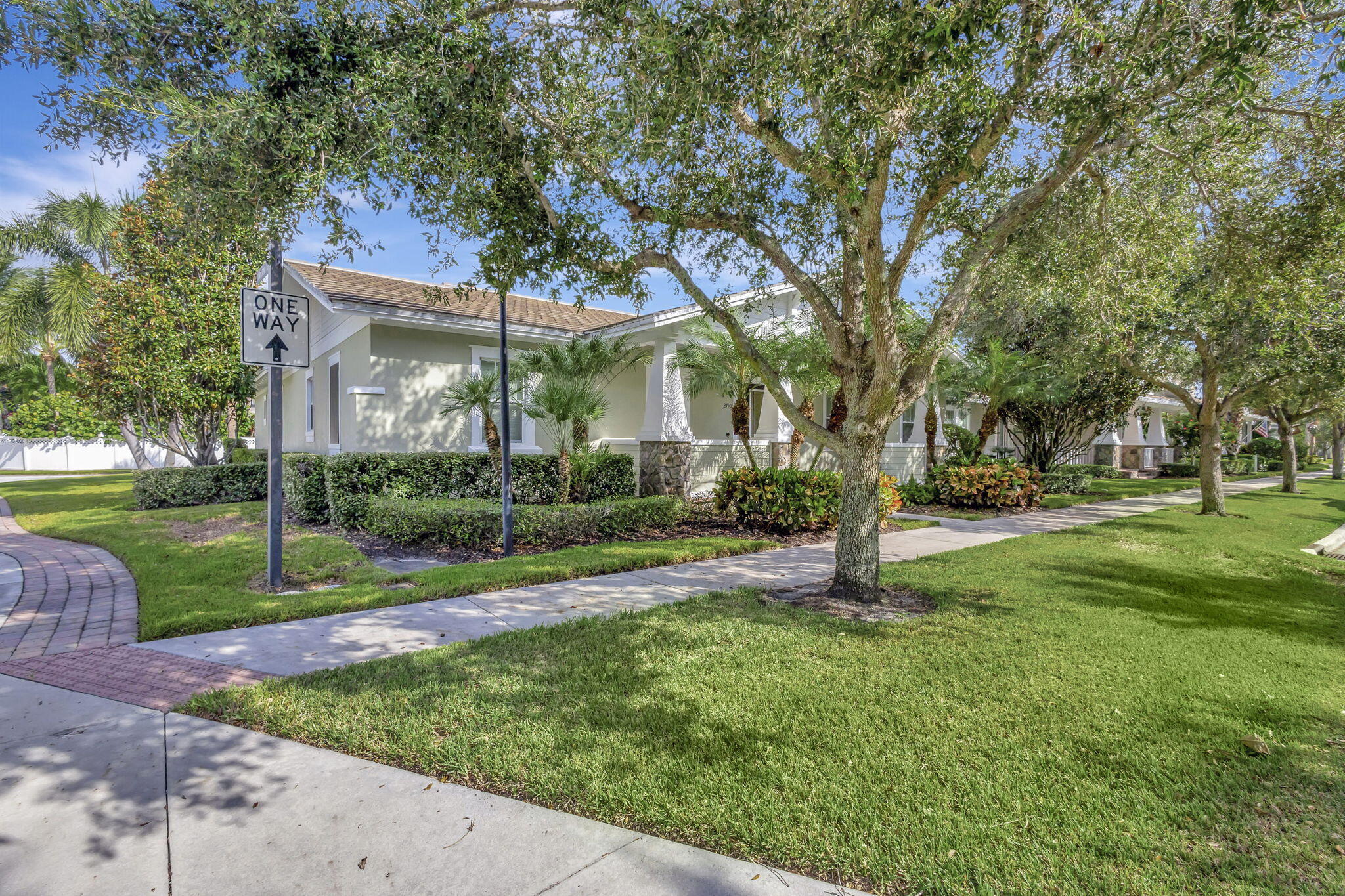 2710 W Mallory Boulevard