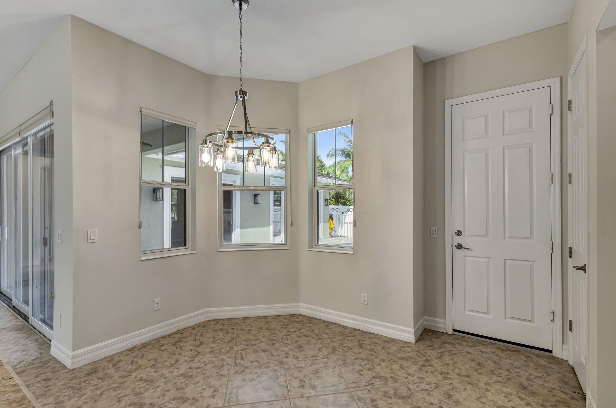 2710 W Mallory Boulevard