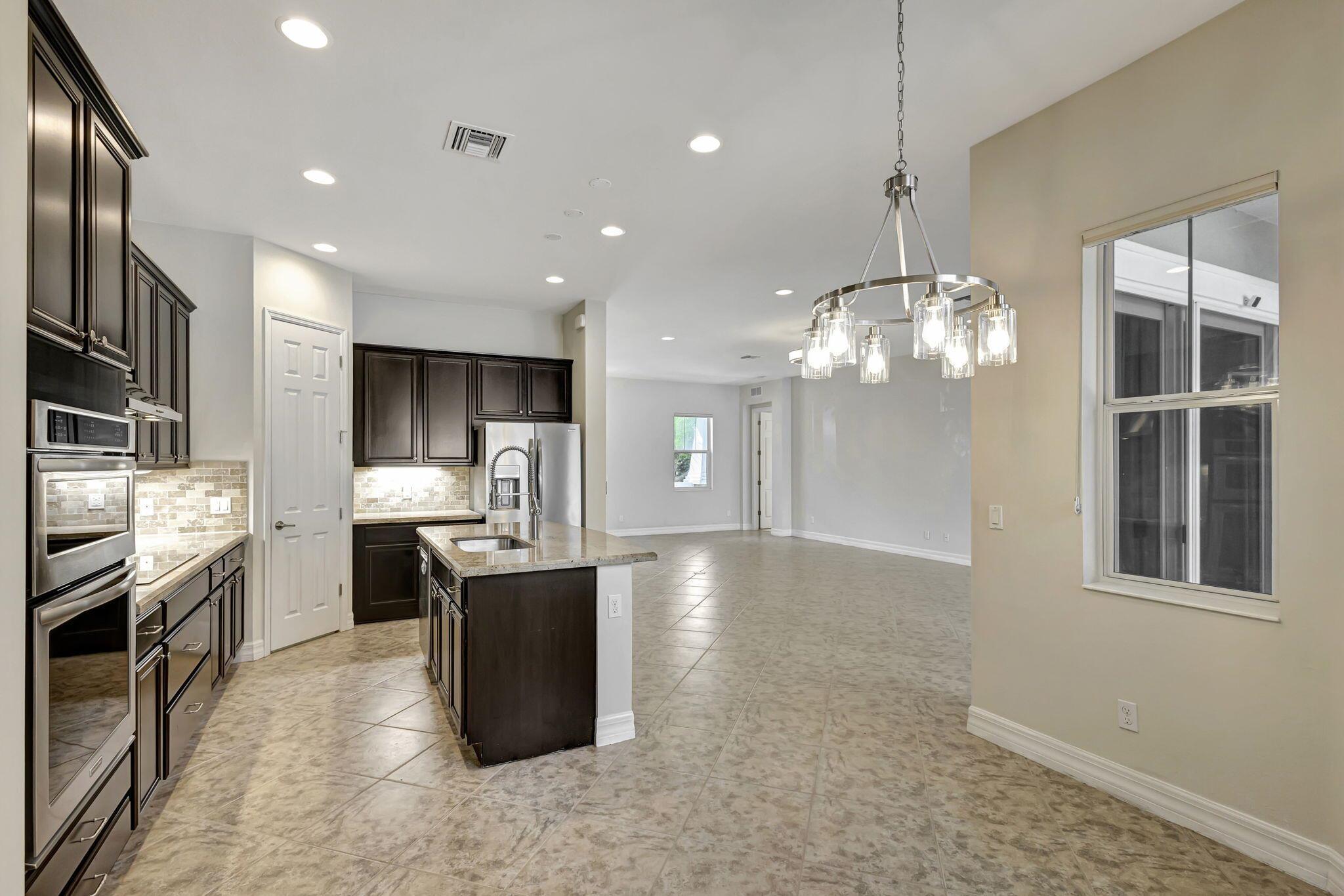 2710 W Mallory Boulevard