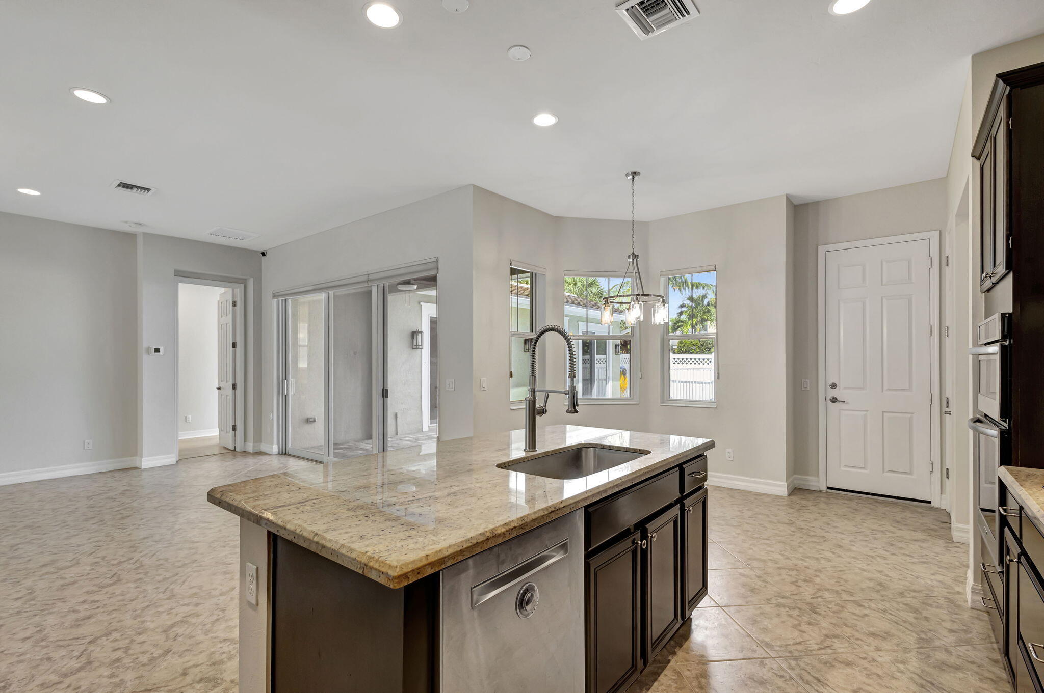 2710 W Mallory Boulevard