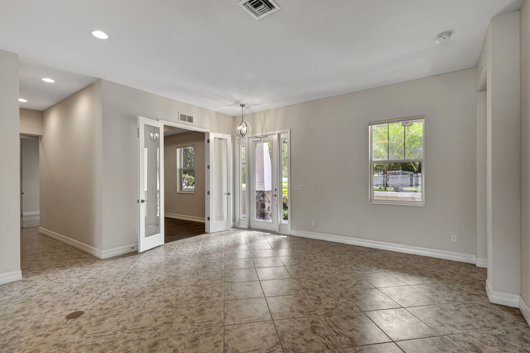 2710 W Mallory Boulevard