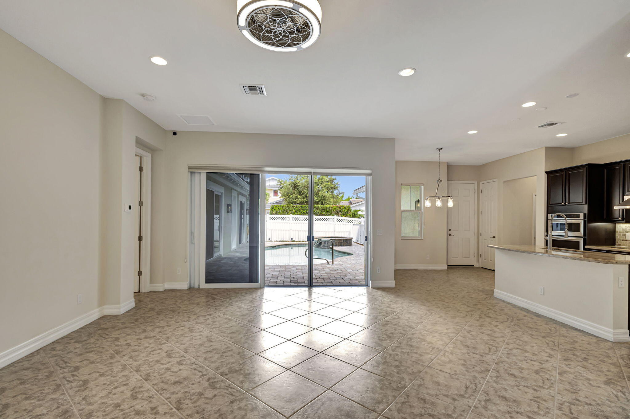 2710 W Mallory Boulevard