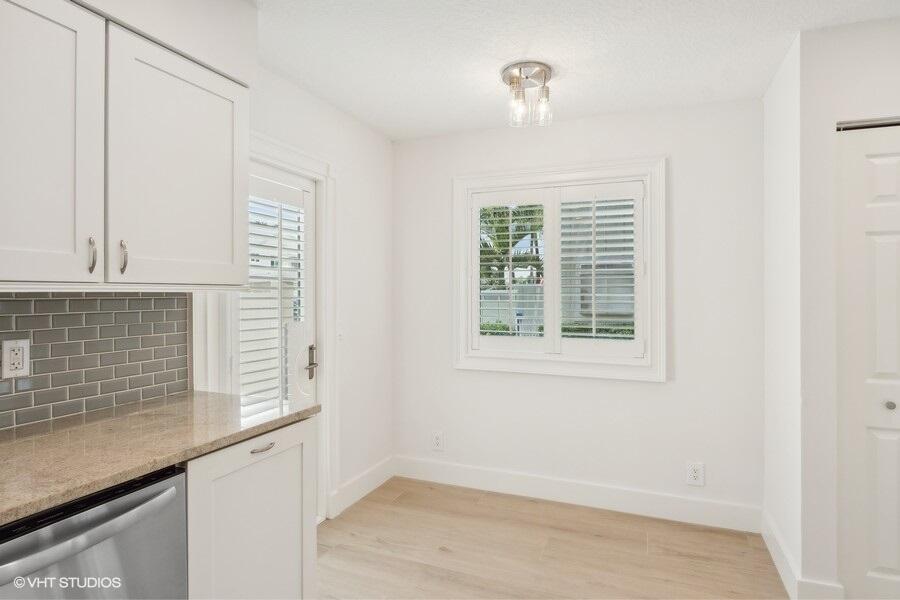 6207 Riverwalk Lane 8