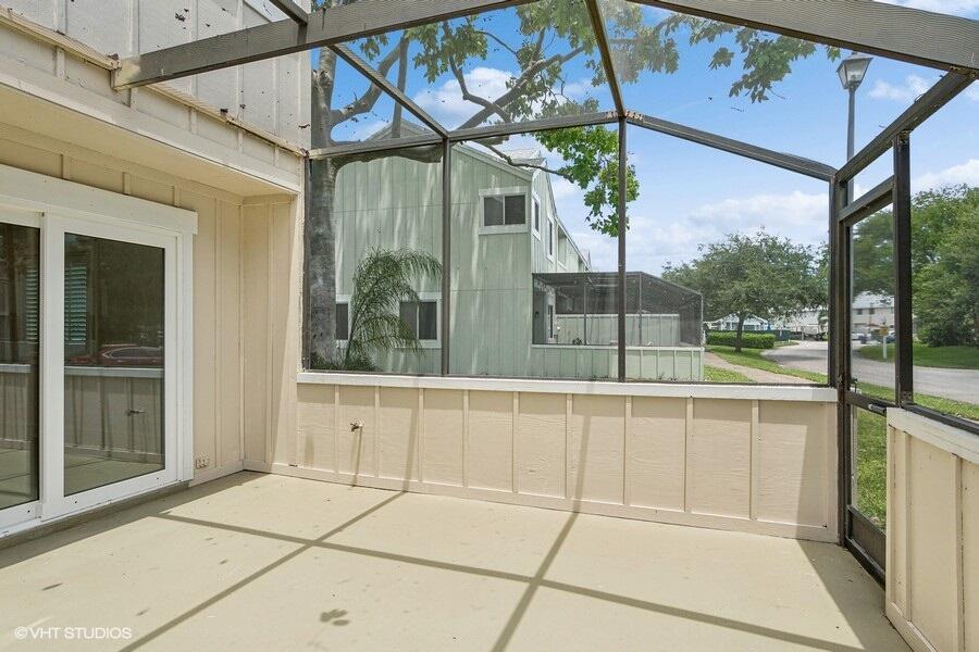 6207 Riverwalk Lane 8