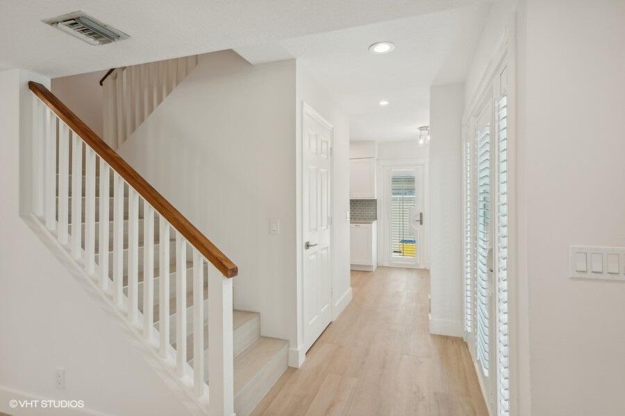 6207 Riverwalk Lane 8