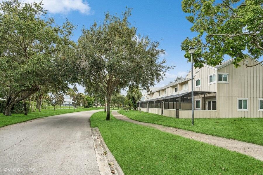 6207 Riverwalk Lane 8