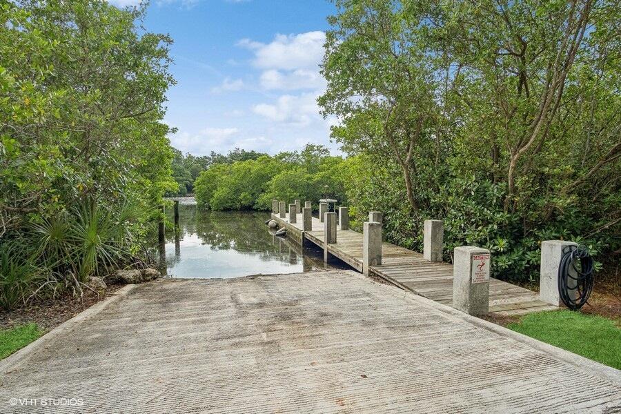 6207 Riverwalk Lane 8