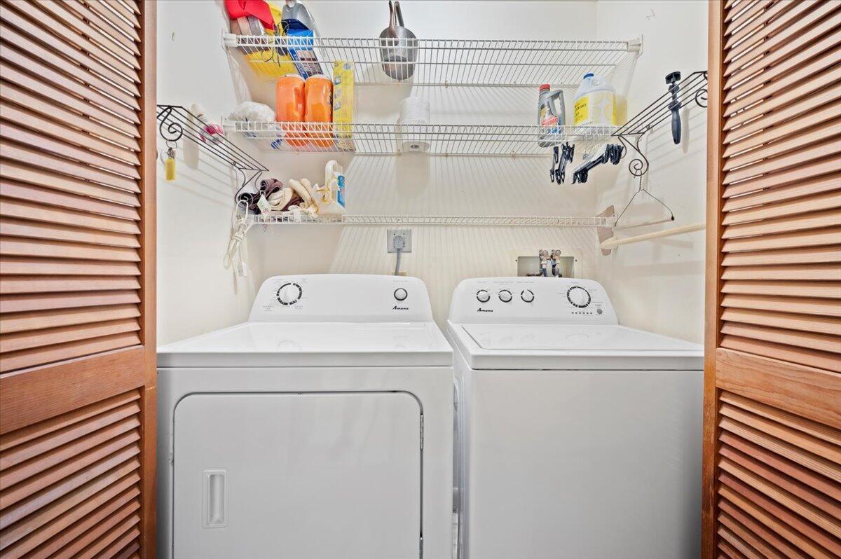 7954 SE Villa Circle