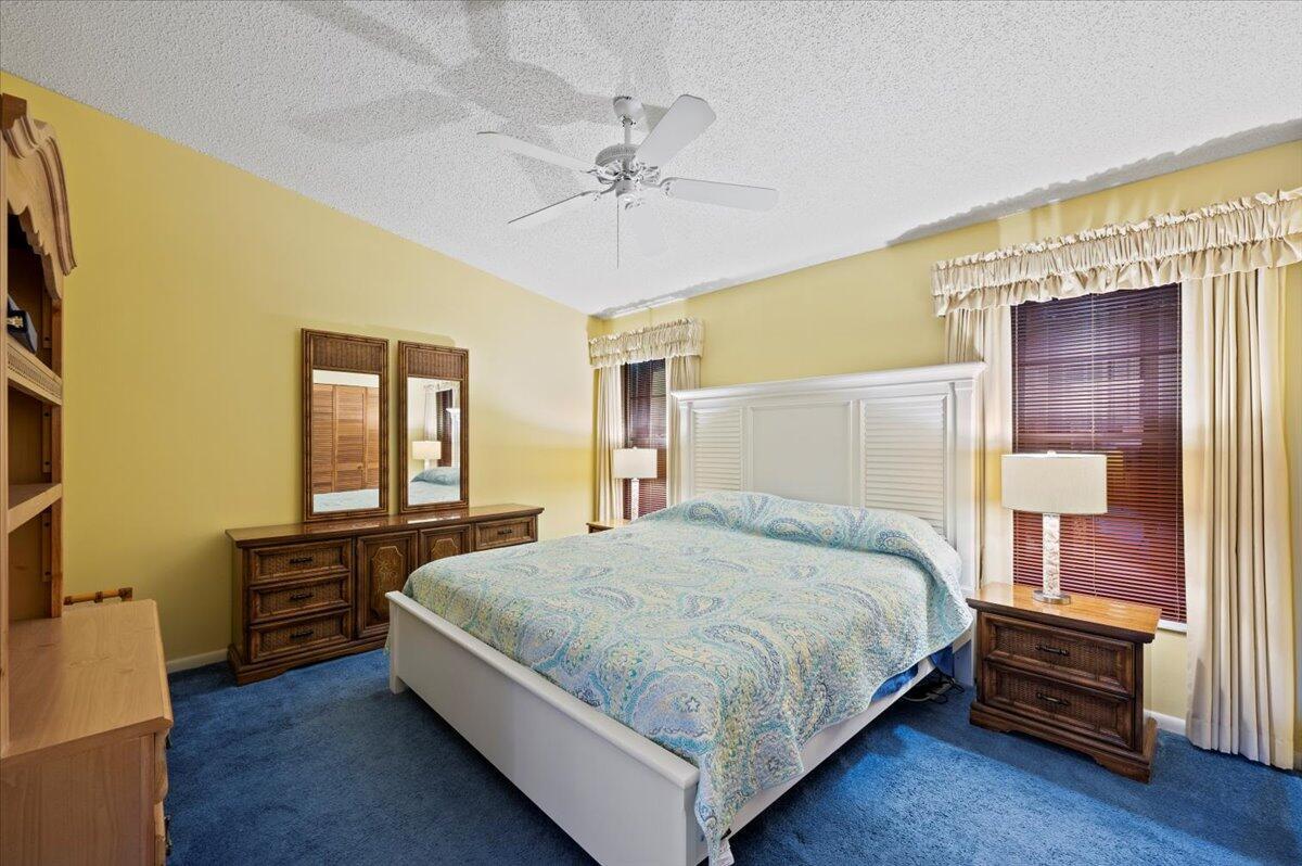 7954 SE Villa Circle