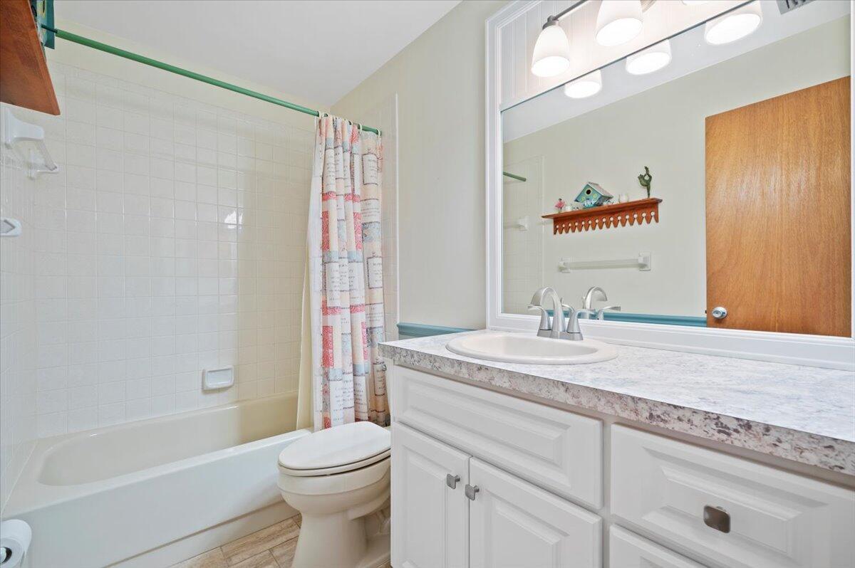 7954 SE Villa Circle