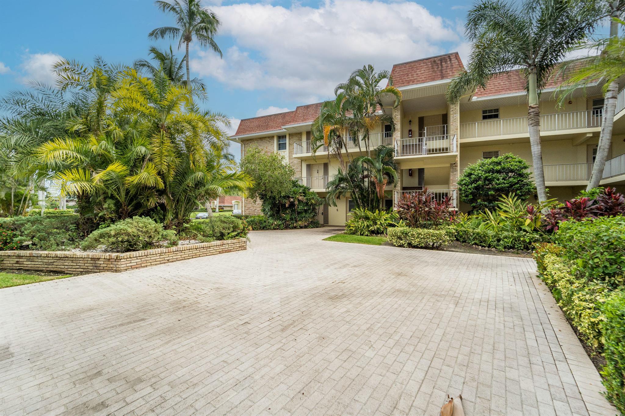 5540 N Tamberlane Circle 321