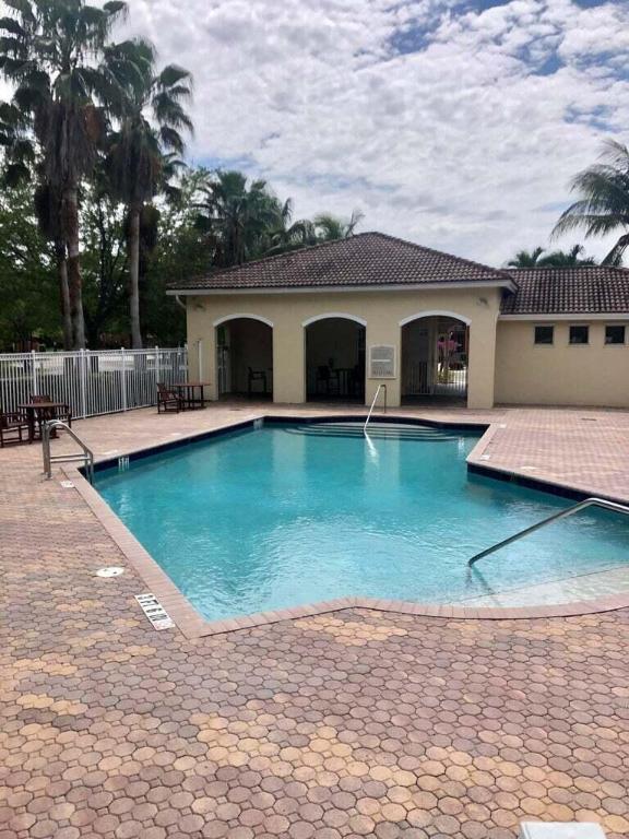 51 SE Sedona Circle 204