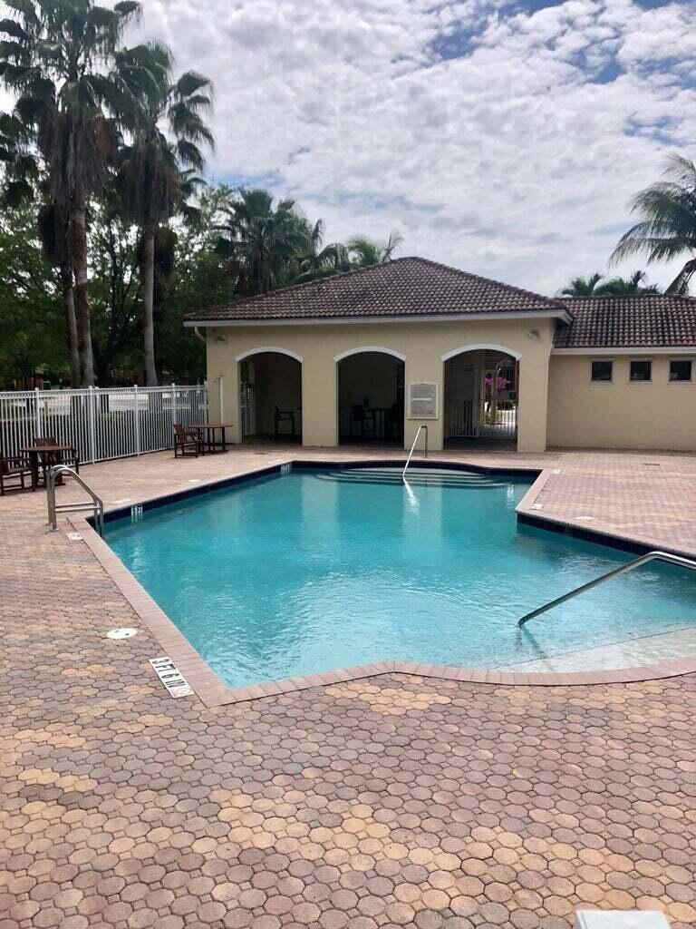 51 SE Sedona Circle 204