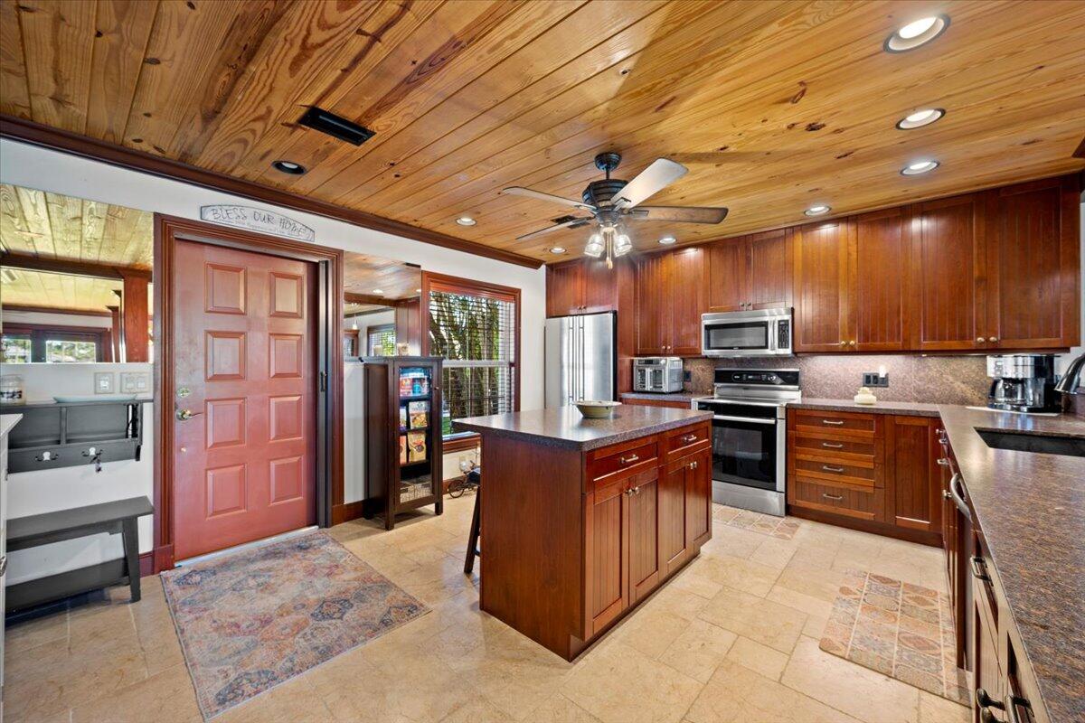 9110 SE Riverfront Terrace D