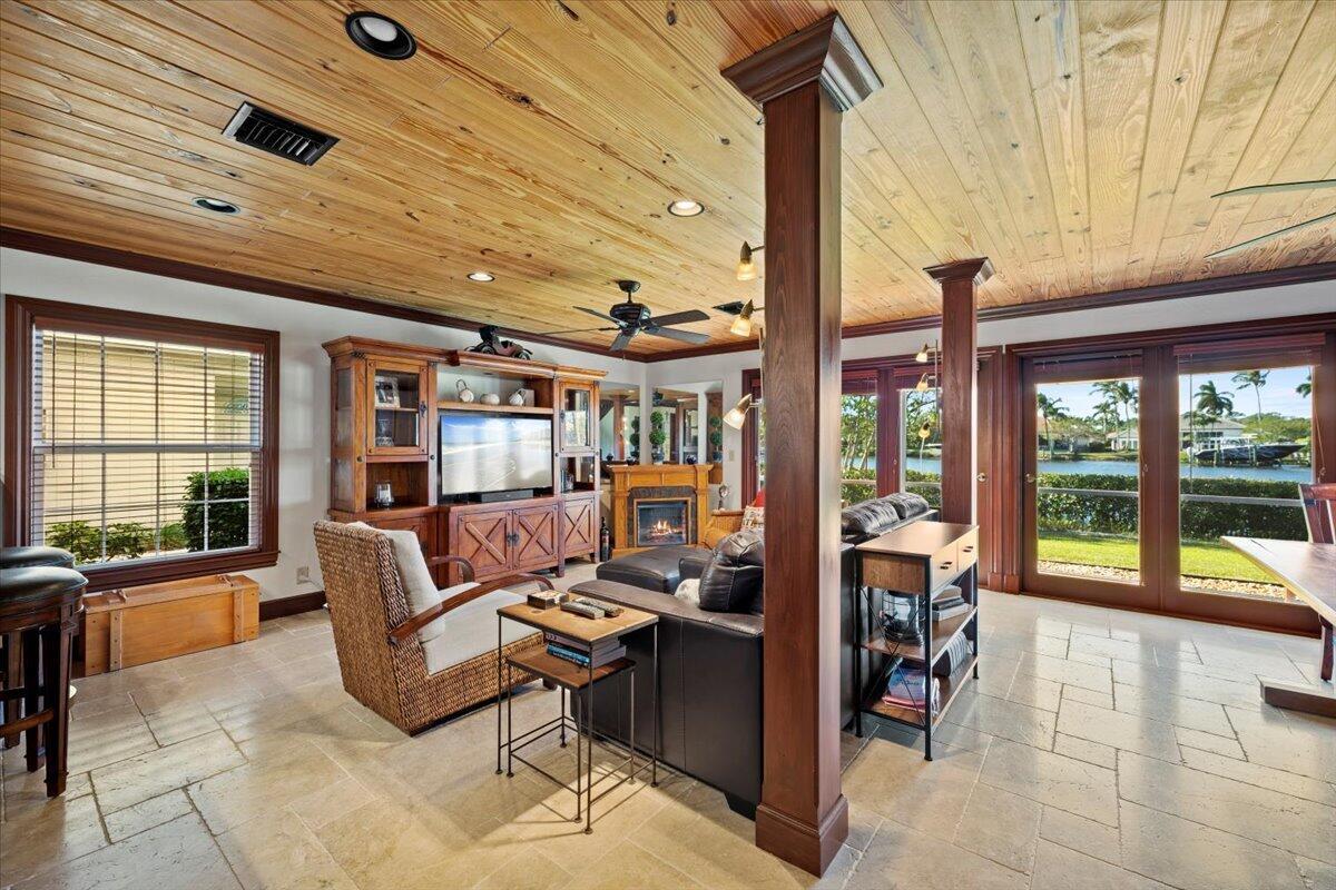 9110 SE Riverfront Terrace D