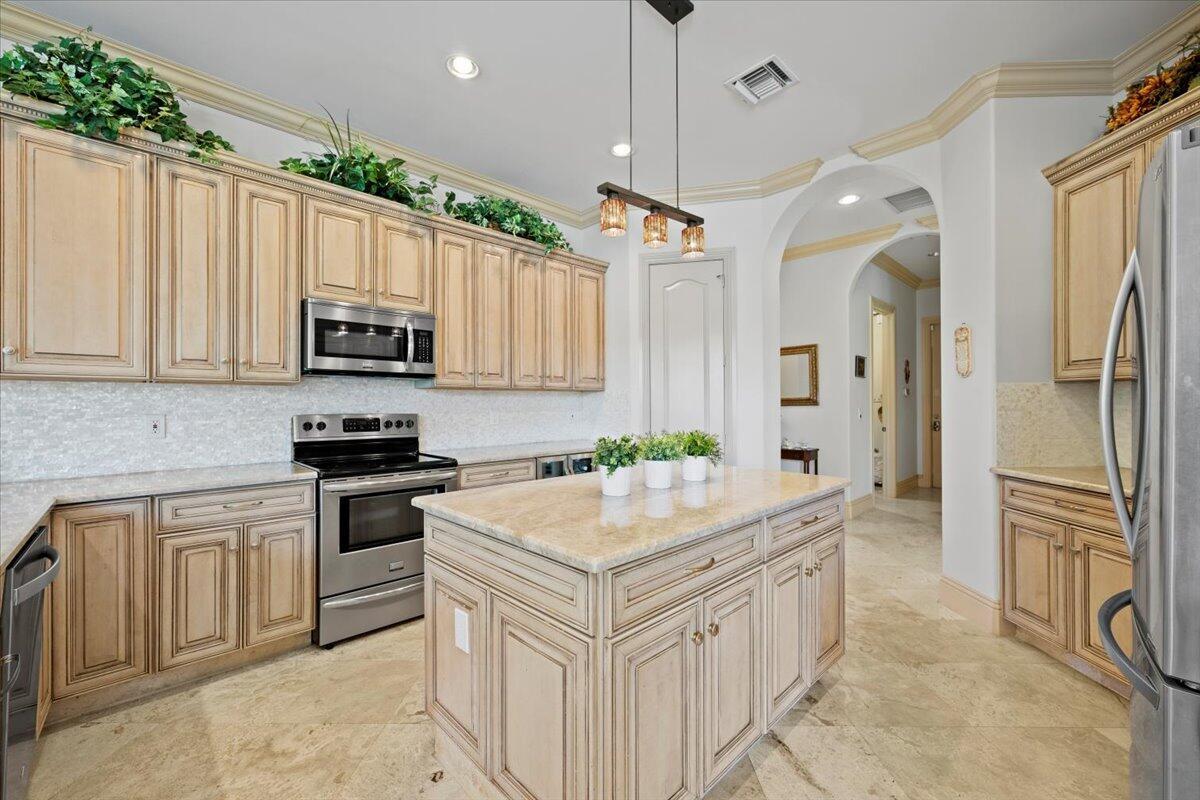 12381 152nd Street N