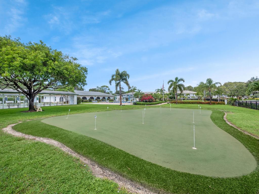 9 Westwood Avenue 105b