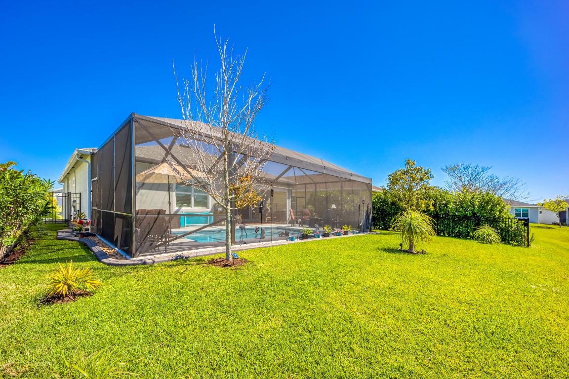 786 SE Woodbine Road