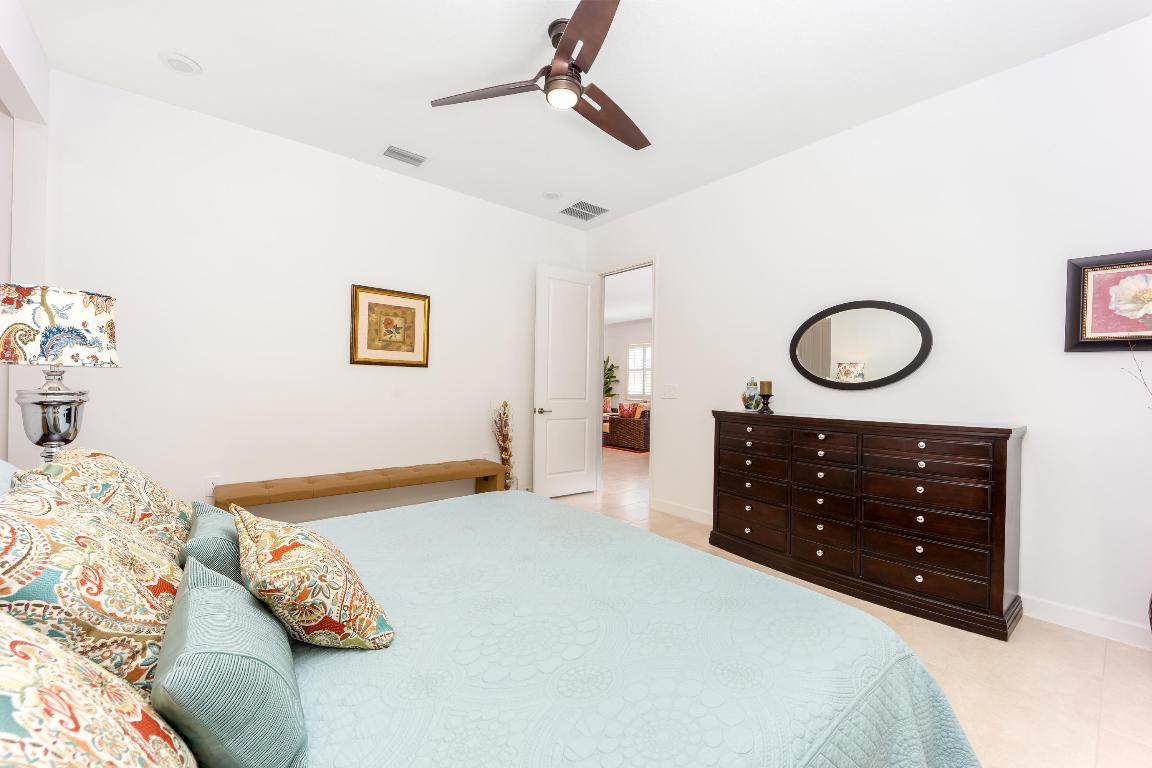 786 SE Woodbine Road