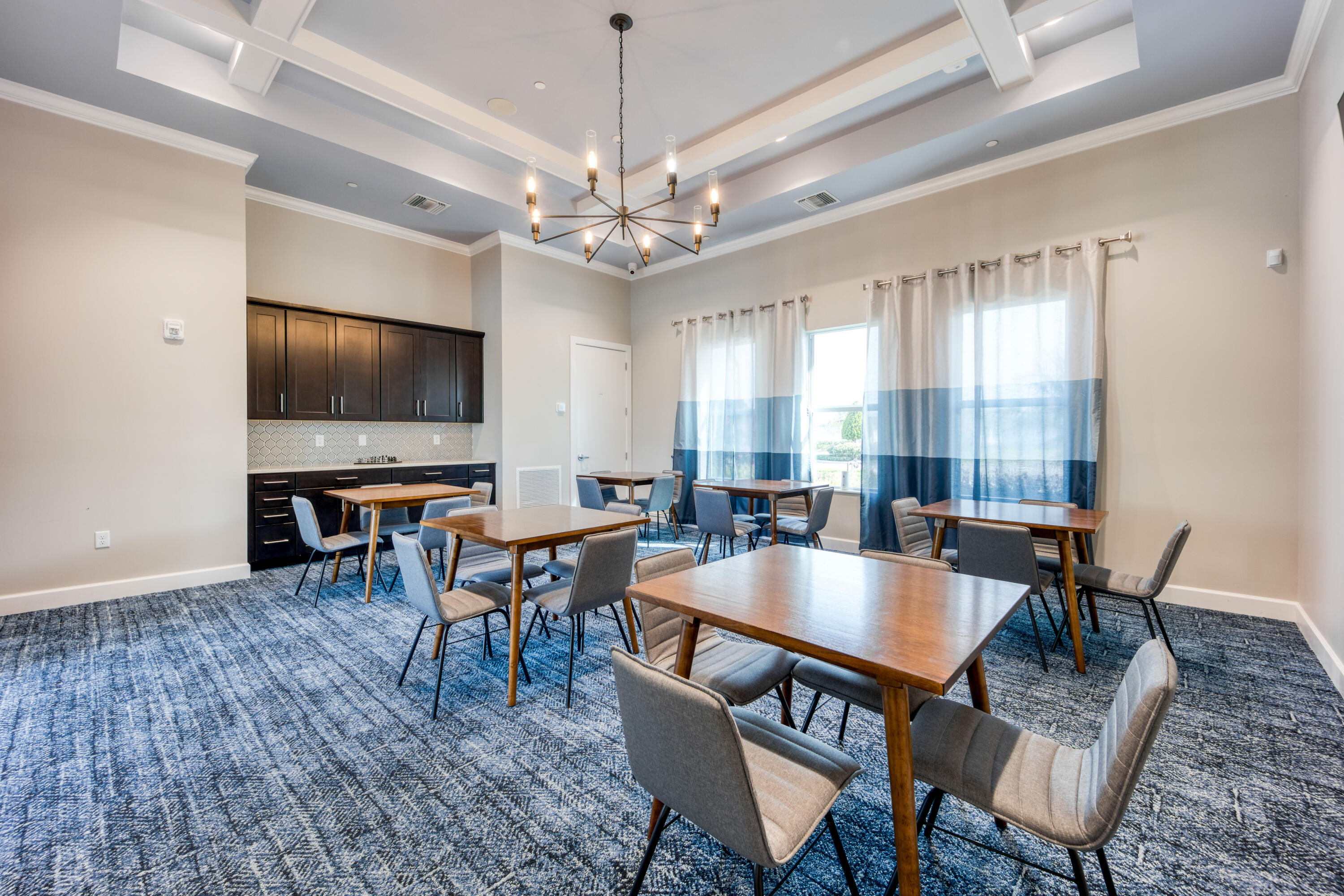 786 SE Woodbine Road