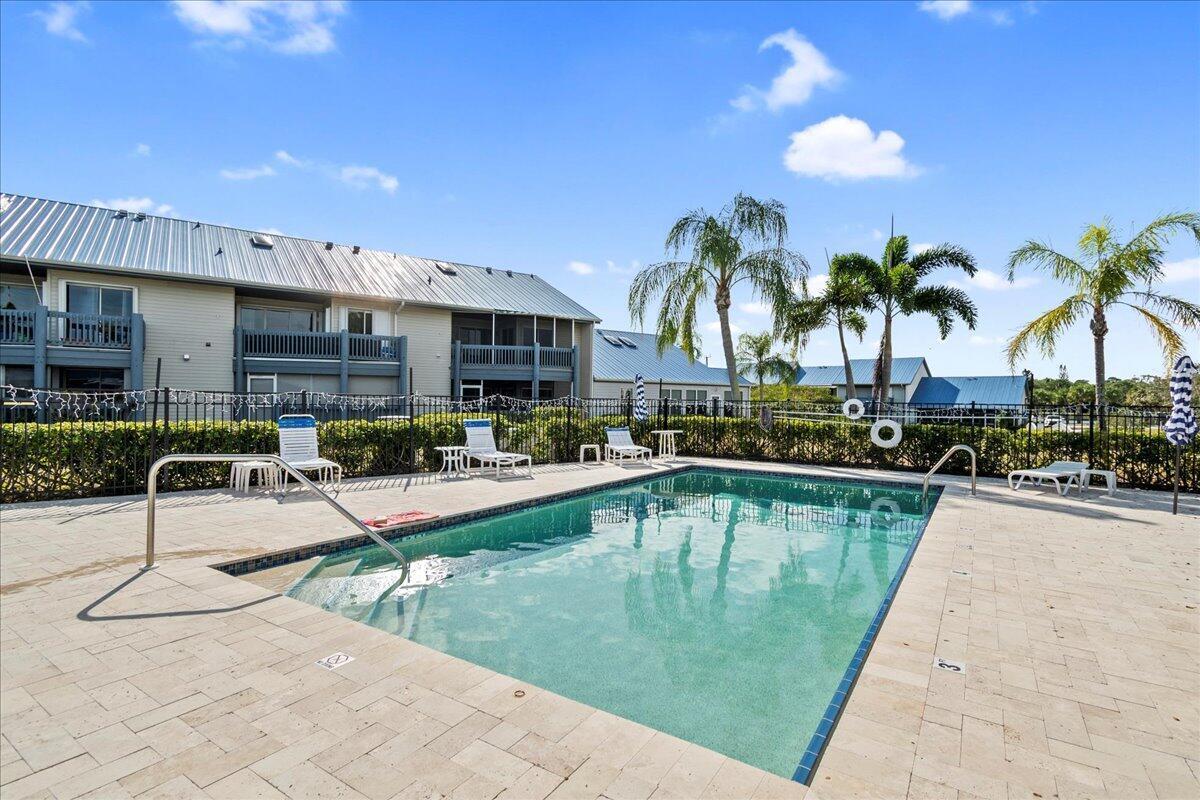 1481 NE 14th Court U-7