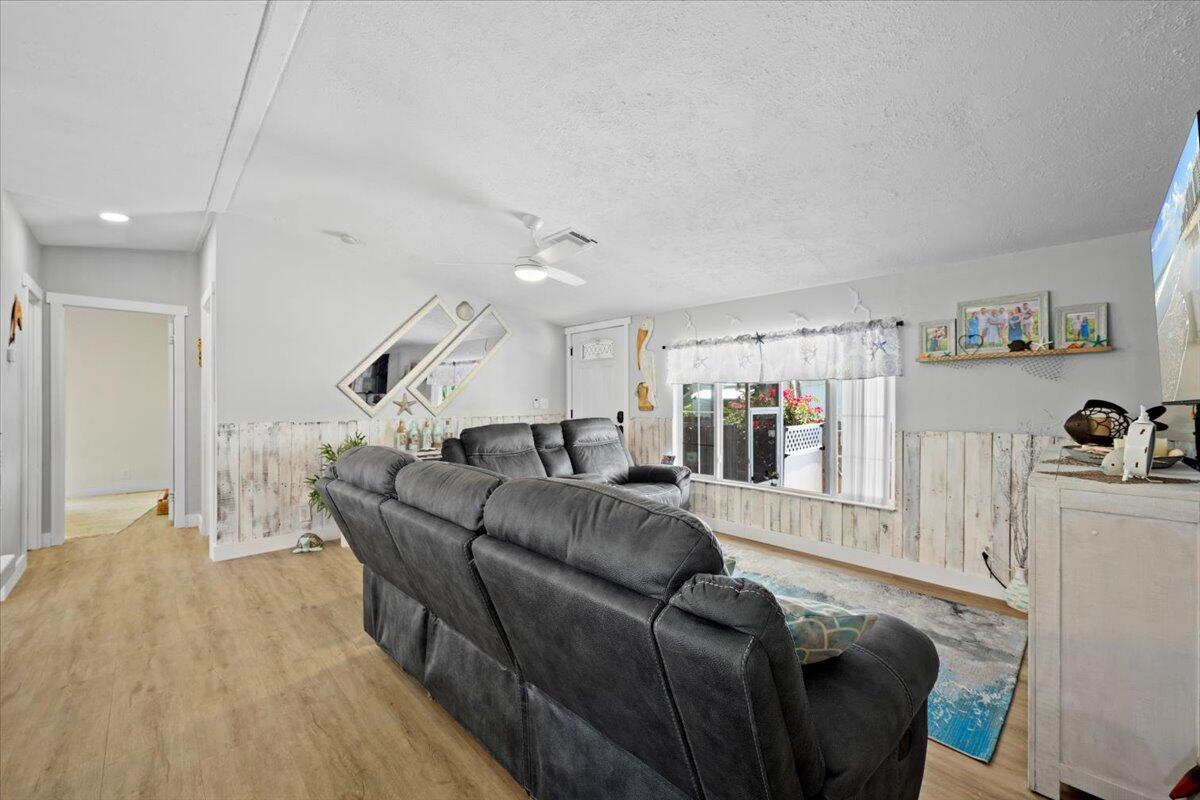 7369 SE Eagle Avenue