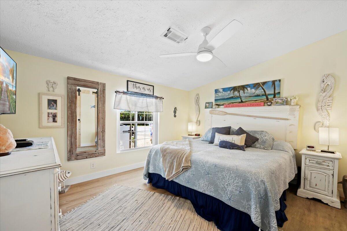 7369 SE Eagle Avenue