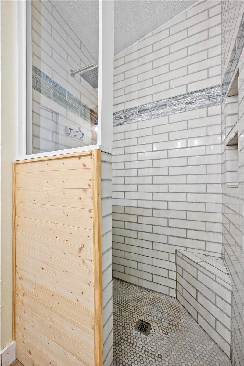 7369 SE Eagle Avenue