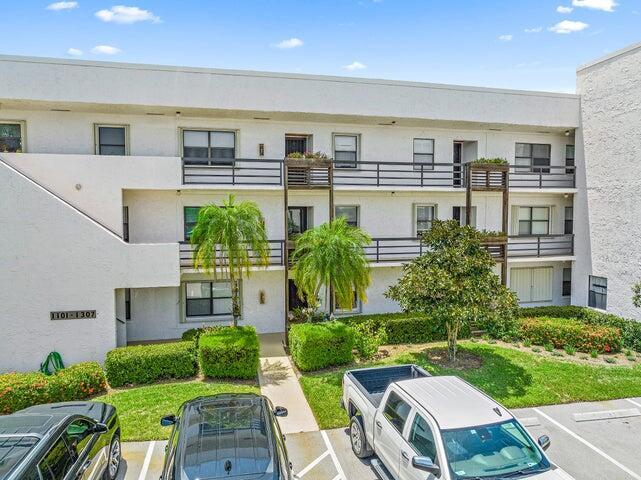 1950 SW Palm City Road 1202