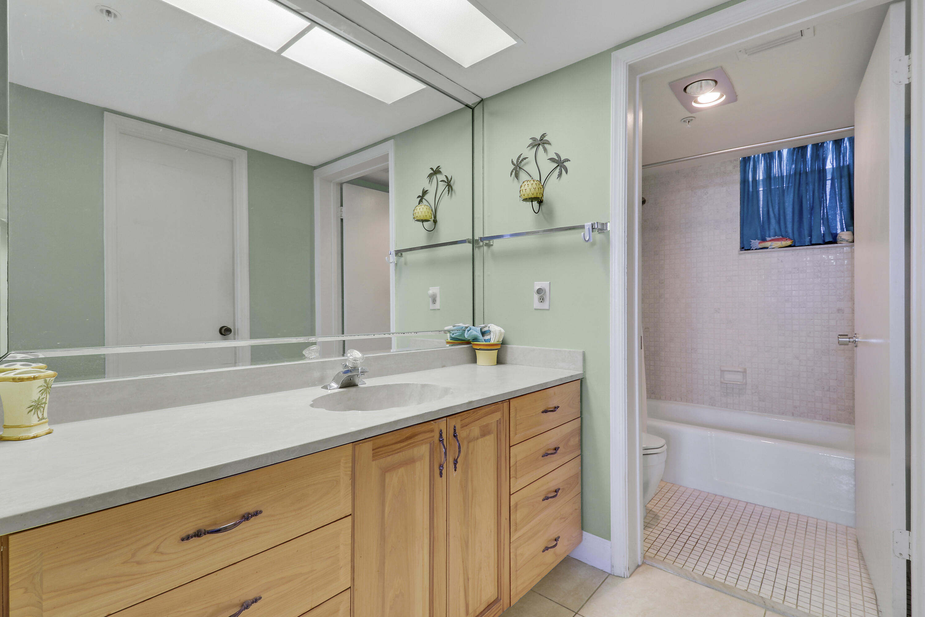 1542 Jupiter Cove Drive Unit: 602c