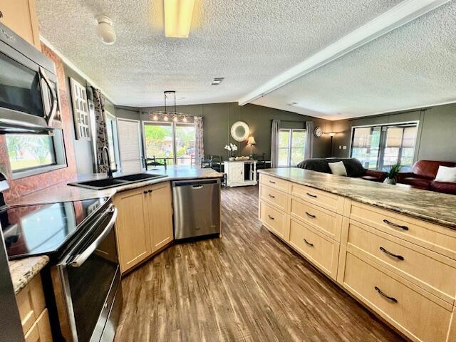 2842 SW Toronado Trail