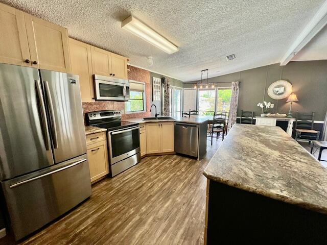 2842 SW Toronado Trail