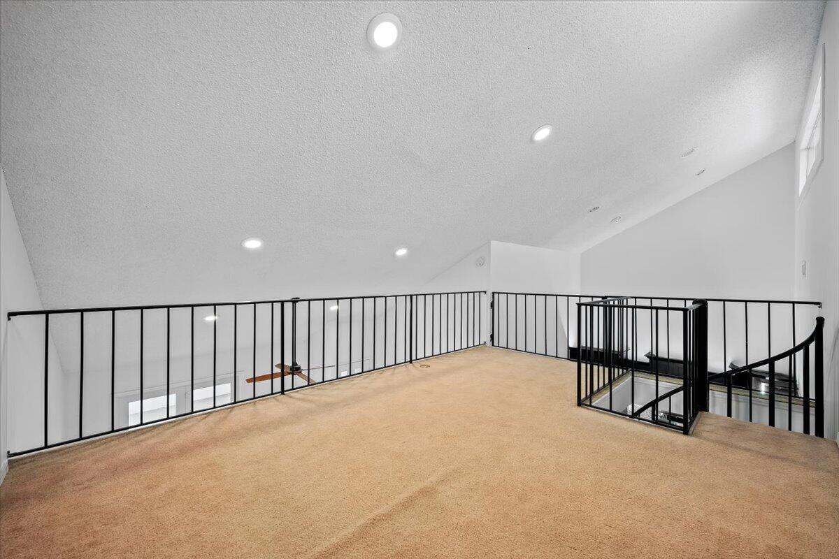 2744 SE Tropical East Circle