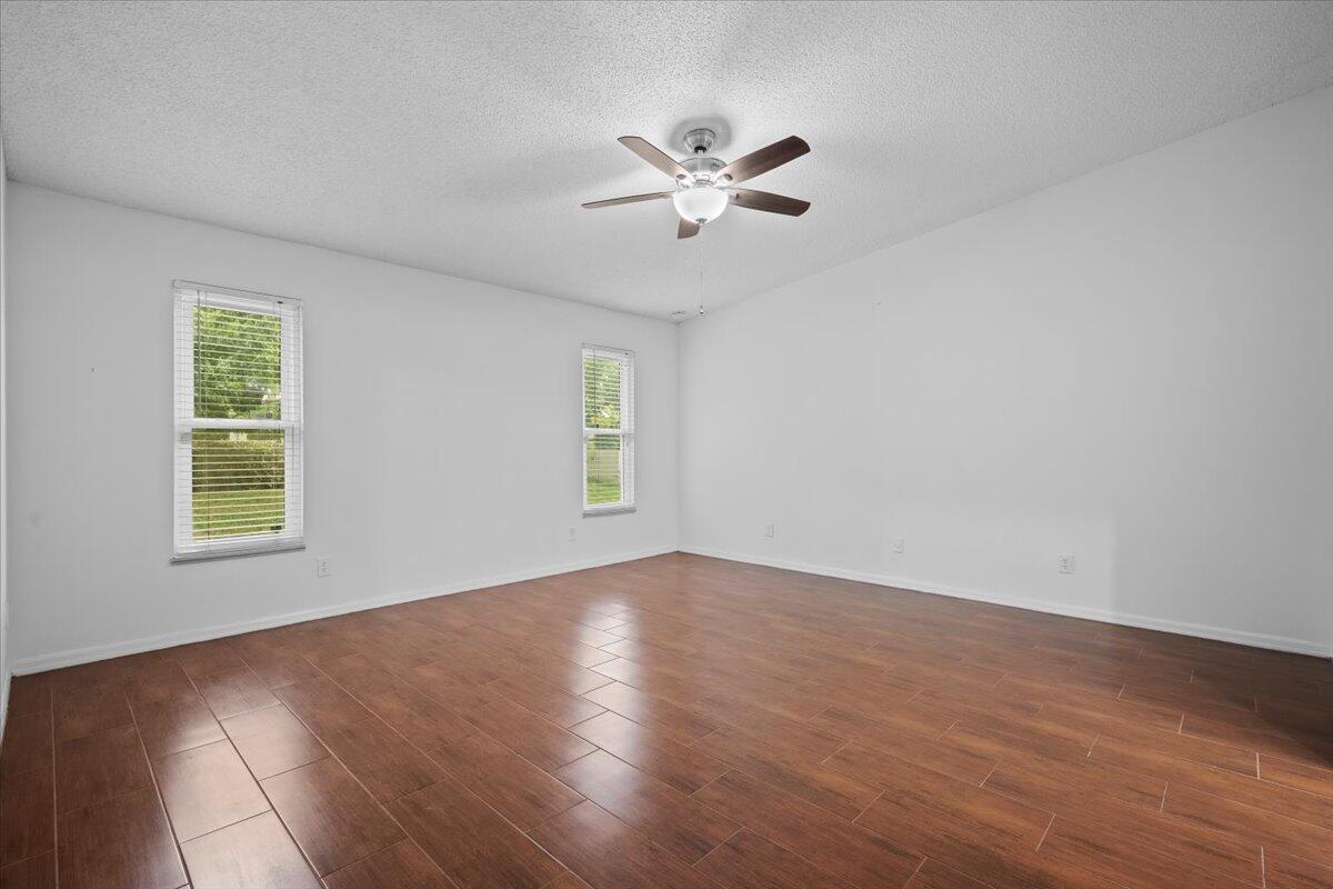 2744 SE Tropical East Circle