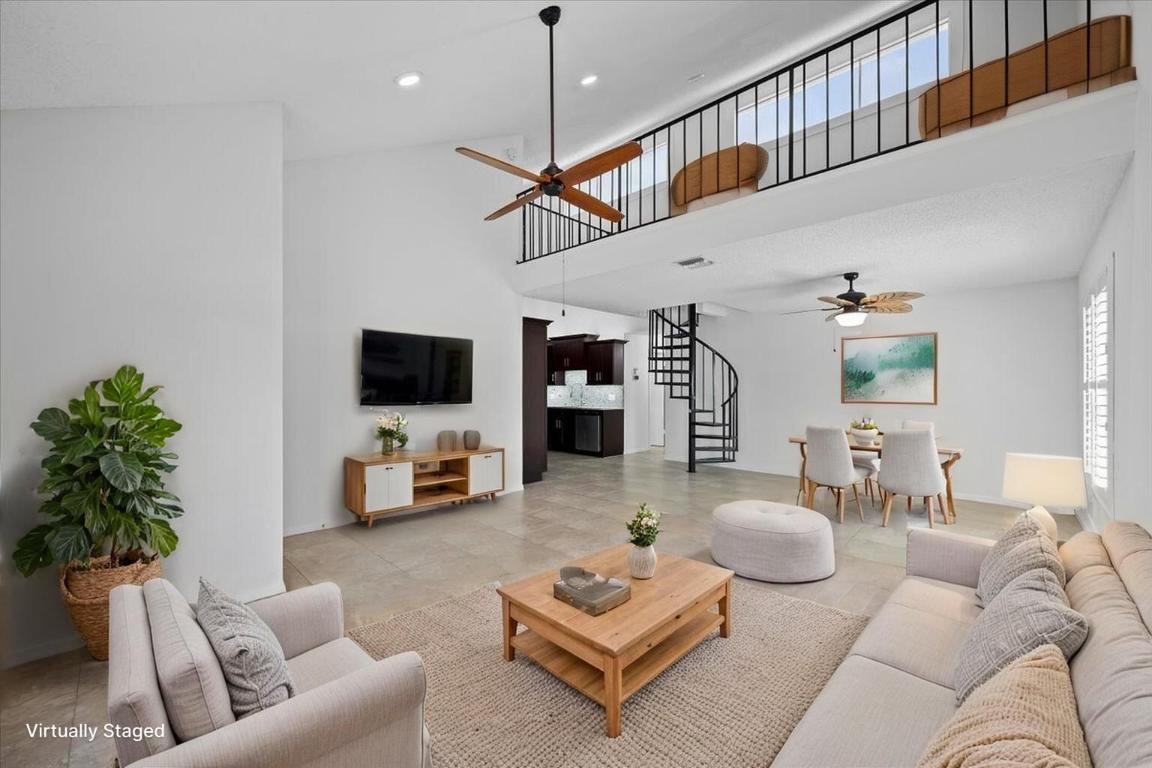 2744 SE Tropical East Circle