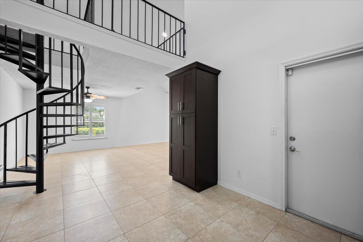 2744 SE Tropical East Circle