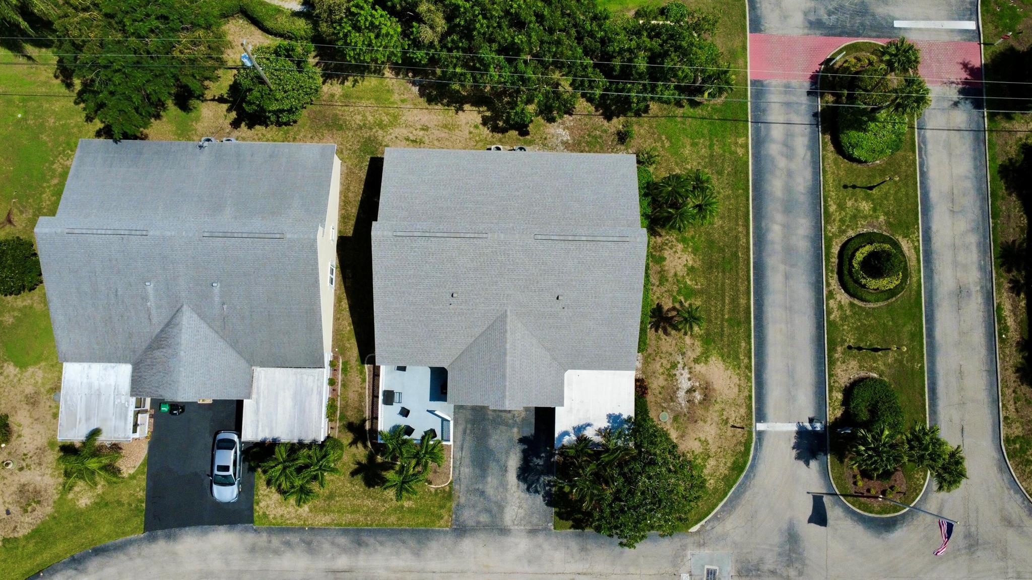 2744 SE Tropical East Circle