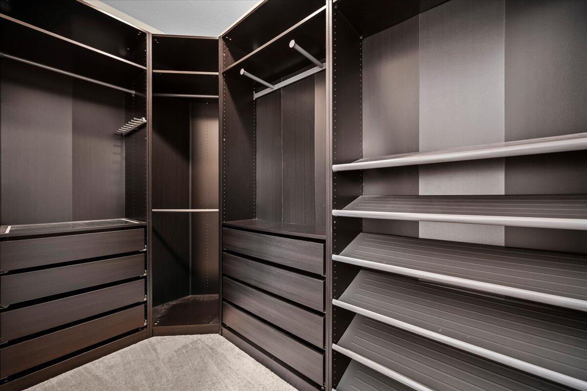 535 SW Glen Crest Way